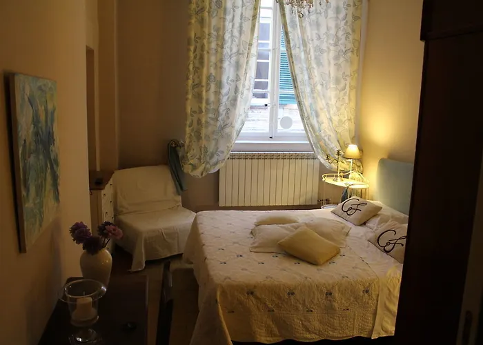 بيت ضيافة Residenza Centro Storico لوكا