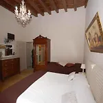 Residenza Centro Storico 3* לוקה