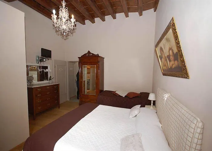 Residenza Centro Storico 3* Lucca